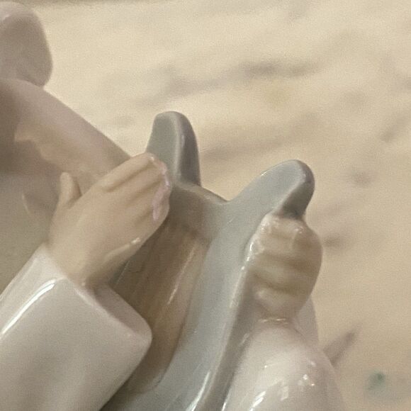 Vintage NAO by Lladro Angel Cherub with Harp Made in Spain Angel Strumming - Picture 9 of 12